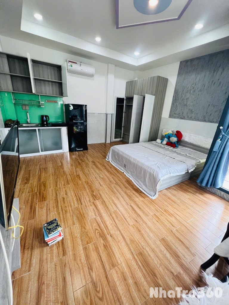 Cho thuê căn hộ ban công, Q4, Đường Khánh Hội gần ĐH Luật, ĐH Nguyễn Tất Thành, Chợ Xóm Chiếu