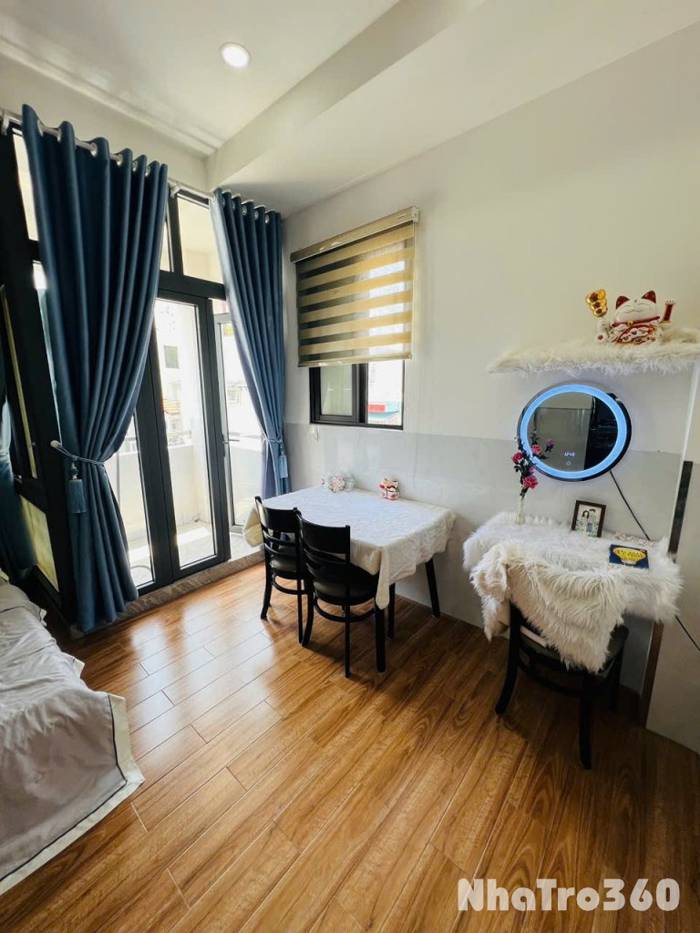 Cho thuê căn hộ ban công, Q4, Đường Khánh Hội gần ĐH Luật, ĐH Nguyễn Tất Thành, Chợ Xóm Chiếu
