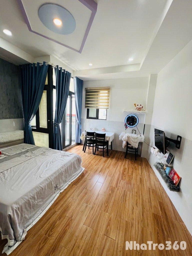 Cho thuê căn hộ ban công, Q4, Đường Khánh Hội gần ĐH Luật, ĐH Nguyễn Tất Thành, Chợ Xóm Chiếu