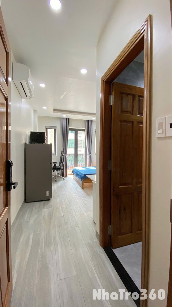 Cho thuê căn hộ ban công, Q1, Đường Trần Hưng Đạo, gần Công Viên 23/9, Cầu Nguyễn Văn Cừ, Cầu Ông Lãnh