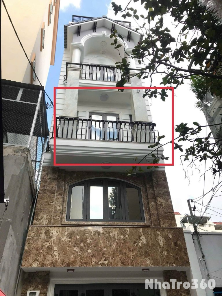 Cho thuê căn hộ ban công, Q1, Đường Trần Hưng Đạo, gần Công Viên 23/9, Cầu Nguyễn Văn Cừ, Cầu Ông Lãnh