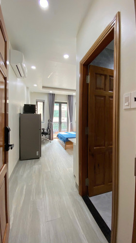 Cho thuê căn hộ ban công, Q1, Đường Trần Hưng Đạo, gần Công Viên 23/9, Cầu Nguyễn Văn Cừ, Cầu Ông Lãnh