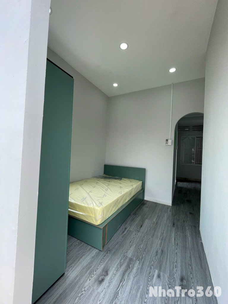 Full nội thất, 2 phòng ngủ, tách bếp, ban công