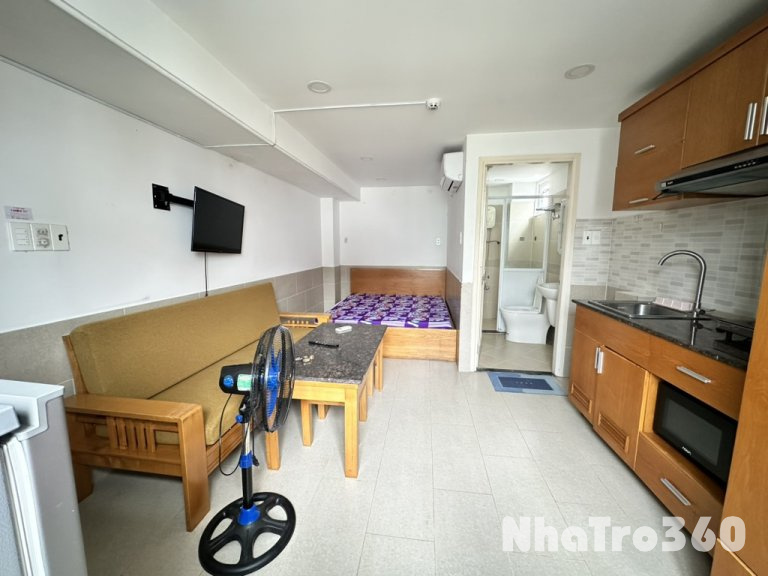 Studio Full nội thất, cửa sổ gần Vĩnh Hội Quận 4