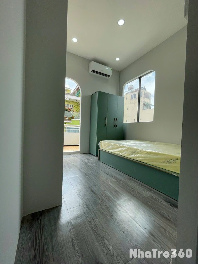 Full nội thất, 2 phòng ngủ, tách bếp, ban công