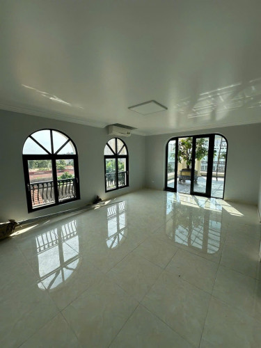Cho thuê biệt thự liền kề KĐT Cầu Bươu dt 124m2 rộng thênh thang có thể làm văn phòng, kinh doanh, xuất khẩu lao động, trung tâm giáo dục, y khoa...