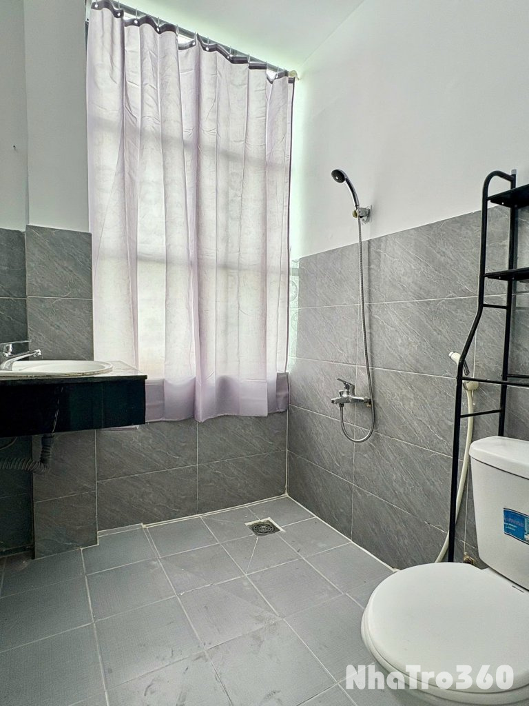 Căn hộ ngay trung tâm quận 1, bancol đón nắng + máy giặt riêng, gần UEH, cầu Bông