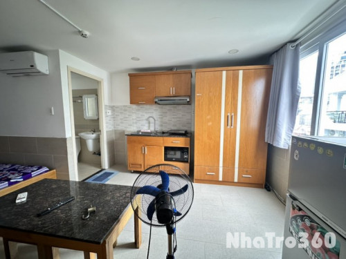 Studio Full nội thất, cửa sổ gần Vĩnh Hội Quận 4