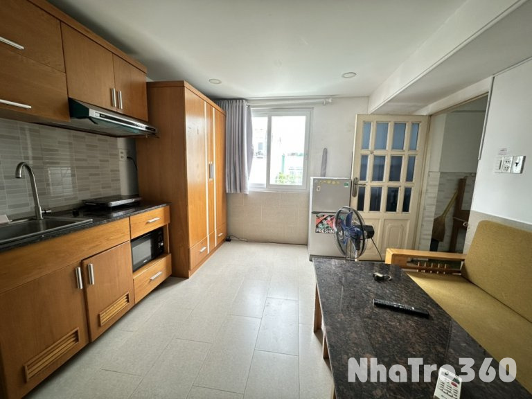 Studio Full nội thất, cửa sổ gần Vĩnh Hội Quận 4