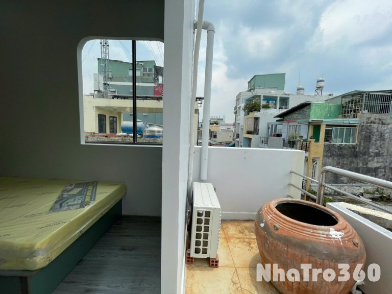 Full nội thất, 2 phòng ngủ, tách bếp, ban công