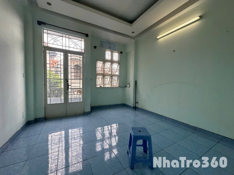 Cho thuê nhà mặt tiền KDC Tạ Quang Bửu, P. Bình Đông, Q.8 – 4m x 16m, 1 trệt + 3 lầu