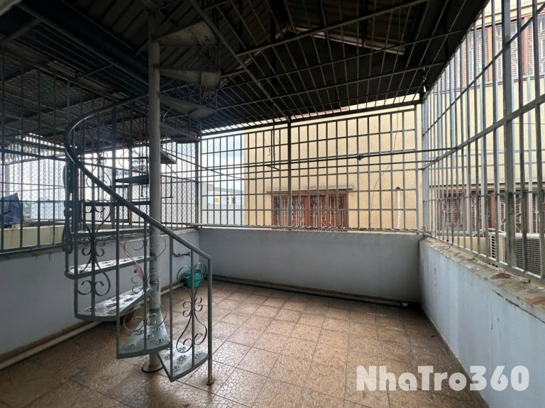 Cho thuê nhà mặt tiền KDC Tạ Quang Bửu, P. Bình Đông, Q.8 – 4m x 16m, 1 trệt + 3 lầu