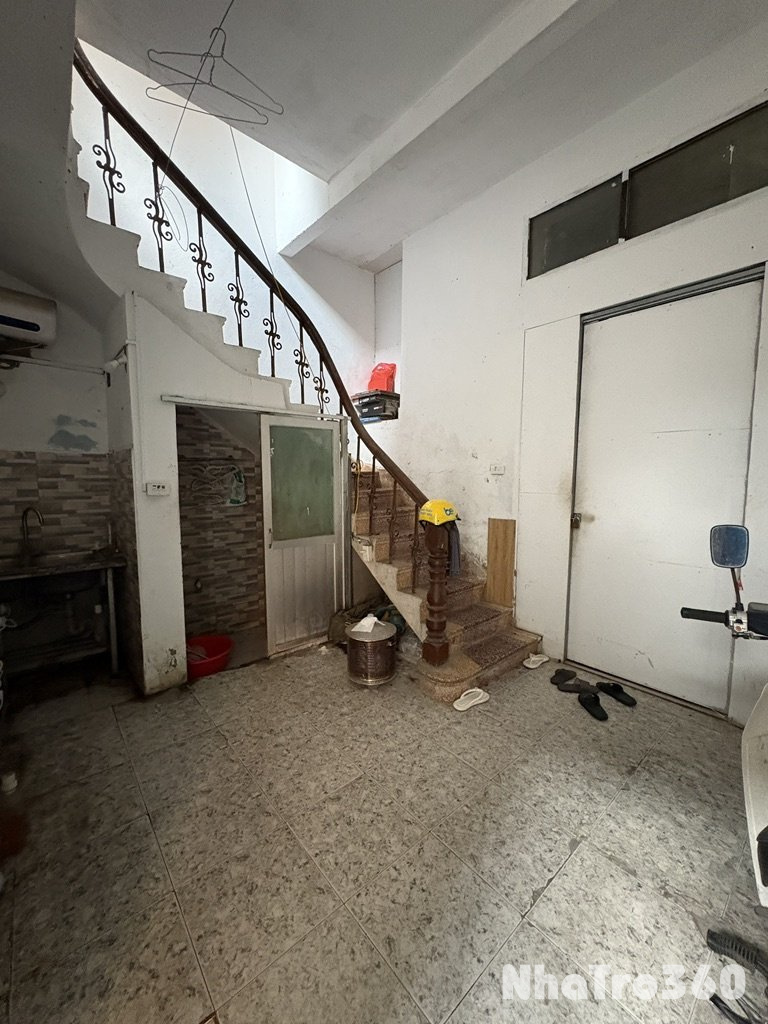 Cho thuê  nhà tầng 1 có gác xép . Ko chung chủ