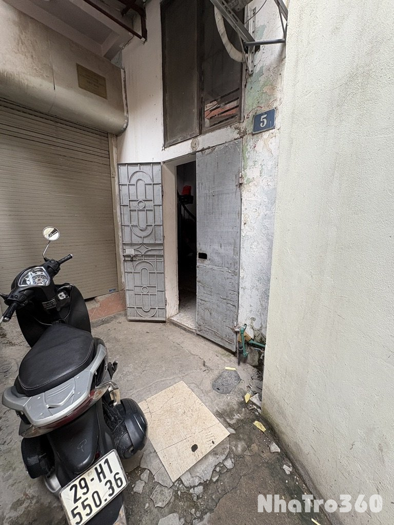 Cho thuê  nhà tầng 1 có gác xép . Ko chung chủ