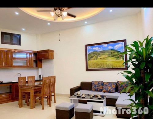 Cho thuê nhà nguyên căn ngõ 609 Vũ Tông Phan, 4.5 tầng x 35m2, 3 ngủ, 11.5 Triệu
