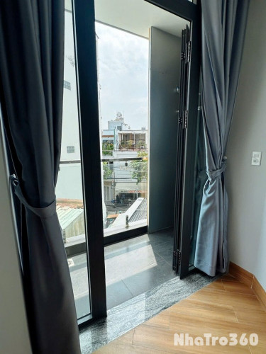 Cho thuê căn hộ ban công full nội thất quận 4