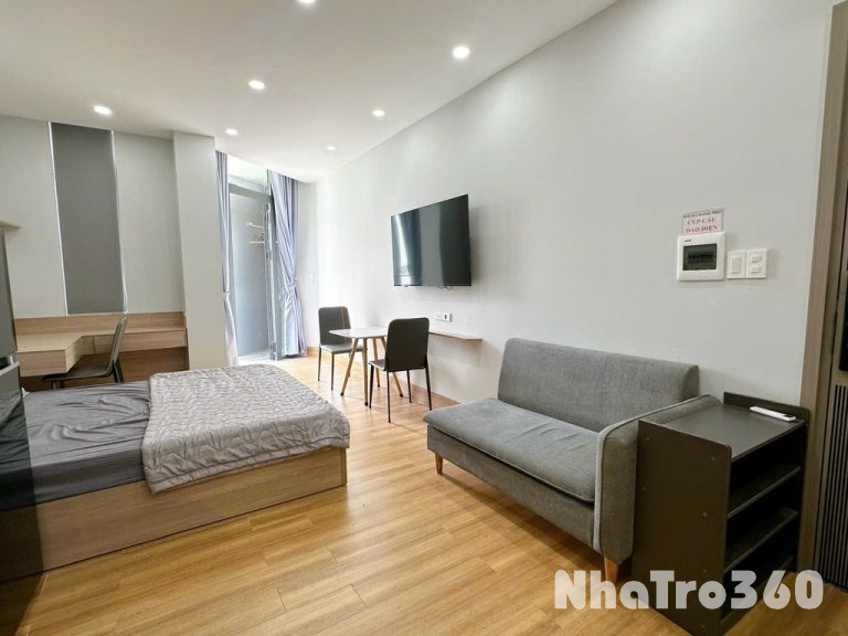 Cho thuê căn hộ ban công full nội thất quận 4