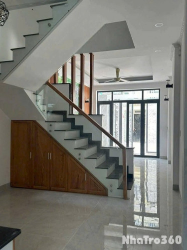 CHO THUÊ NHÀ 3 TẦNG HẺM XE HƠI 175