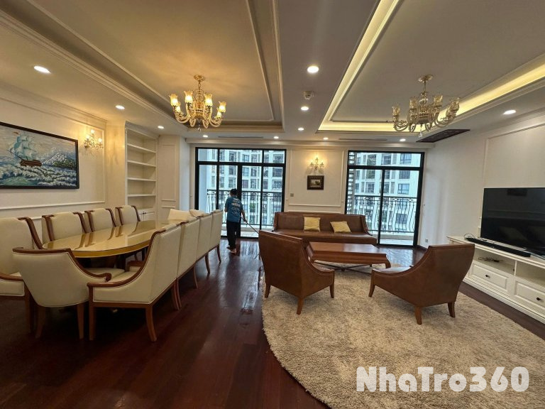 Cho thuê căn 221m2 ại ROYAL CITY , giá  50 triệu / tháng , LH  584146888 khi cần thuê chung cư