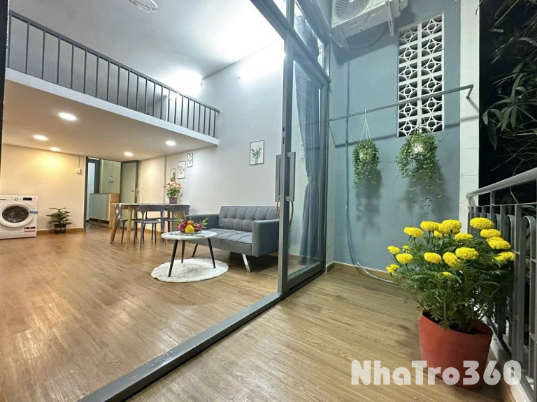 Cho thuê căn hộ Duplex Ban công rộng rãi Q10 gần nhà hát Hoà Bình, Vạn Hạnh Mall, ĐH Huflit, ĐH Kinh tế UEH