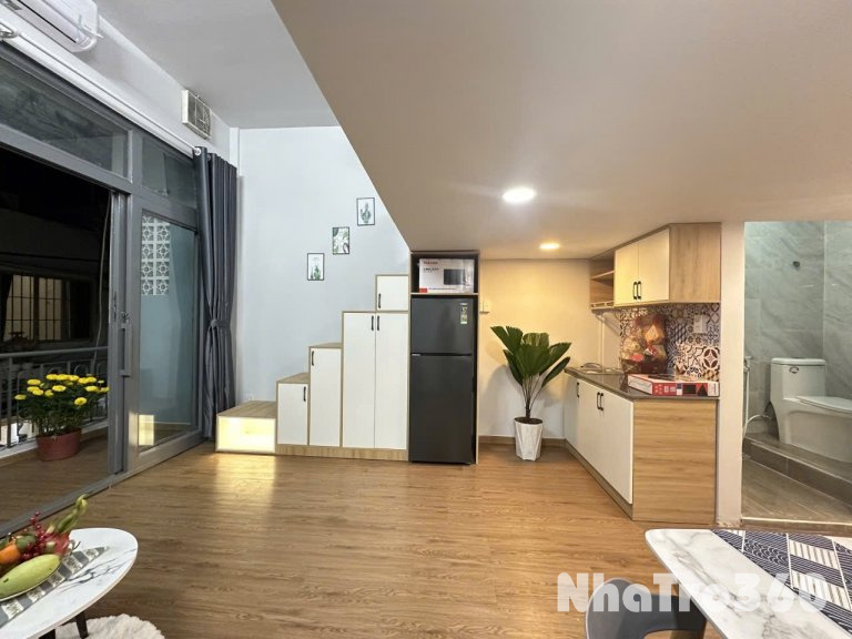 Cho thuê căn hộ Duplex Ban công rộng rãi Q10 gần nhà hát Hoà Bình, Vạn Hạnh Mall, ĐH Huflit, ĐH Kinh tế UEH