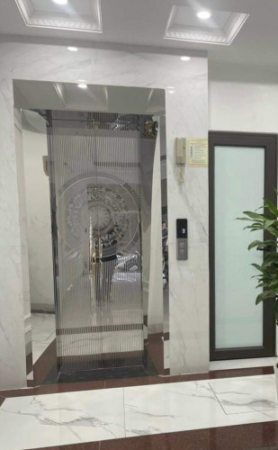 Cho thuê nhà mới , thang máy,vỉa hè, 118m2- 4T, Trần Nhân Tông_45 Tr