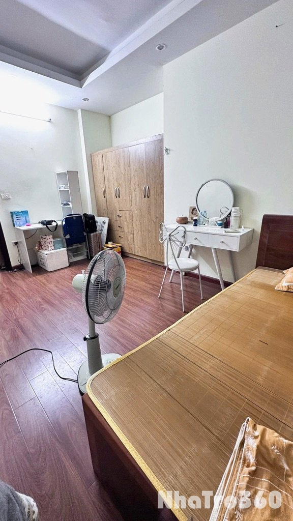 Chính chủ cho thuê nhà 5 tầng ngõ Mai Hương