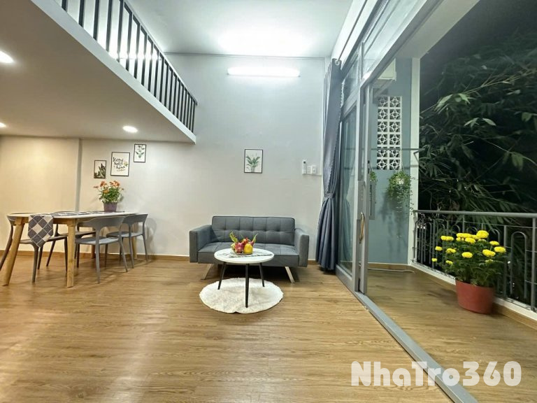 Cho thuê căn hộ Duplex Ban công rộng rãi Q10 gần nhà hát Hoà Bình, Vạn Hạnh Mall, ĐH Huflit, ĐH Kinh tế UEH