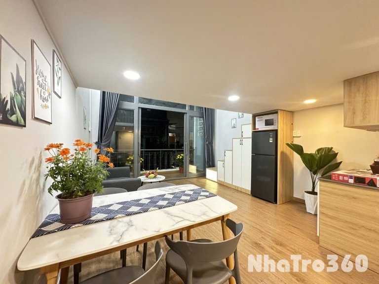 Cho thuê căn hộ Duplex Ban công rộng rãi Q10 gần nhà hát Hoà Bình, Vạn Hạnh Mall, ĐH Huflit, ĐH Kinh tế UEH