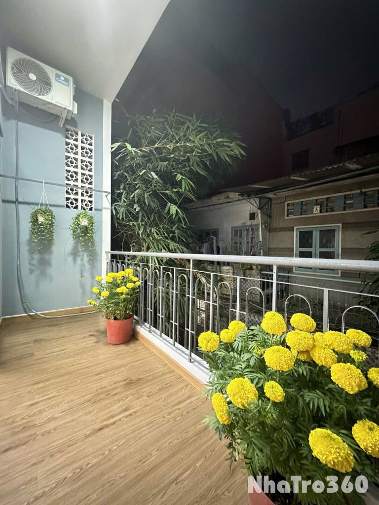 Cho thuê căn hộ Duplex Ban công rộng rãi Q10 gần nhà hát Hoà Bình, Vạn Hạnh Mall, ĐH Huflit, ĐH Kinh tế UEH