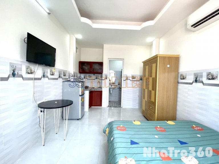 Căn hộ full nội thất - cửa sổ trời