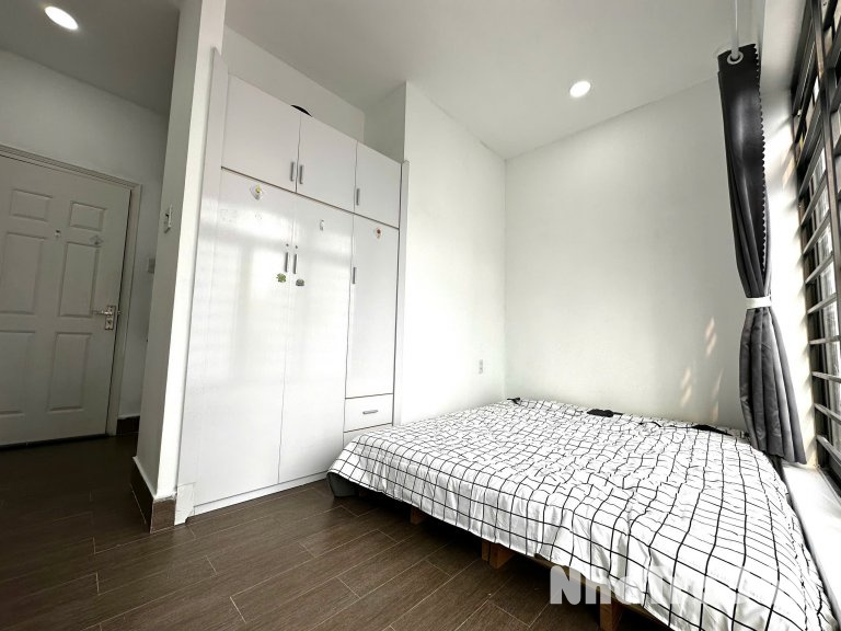 Cho thuê studio cửa sổ lớn thoáng - tách bếp quận 8