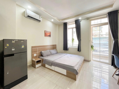 Cho thuê căn hộ Studio Ban công Q10 gần ĐH Kinh tế UEH, ĐH Bách Khoa, ĐH Hoa Sen, ĐH Huflit