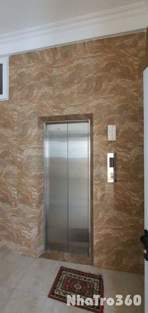 Cho thuê nhà hai mặt tiền, 105m2_ 5T; vỉa hè, Nguyễn Khánh Toàn-28 Tr