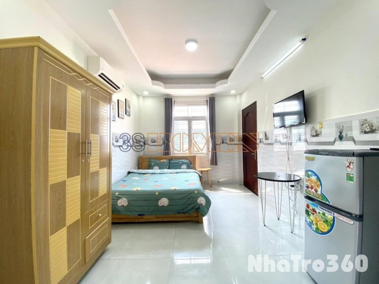 Căn hộ full nội thất - cửa sổ trời