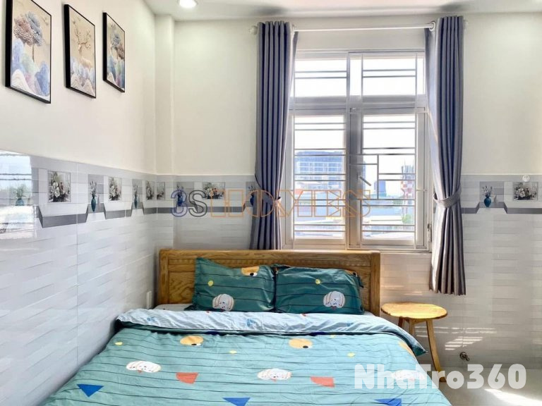 Căn hộ full nội thất - cửa sổ trời