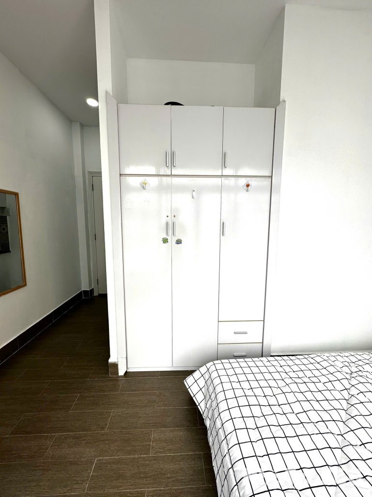 Cho thuê studio cửa sổ lớn thoáng - tách bếp quận 8