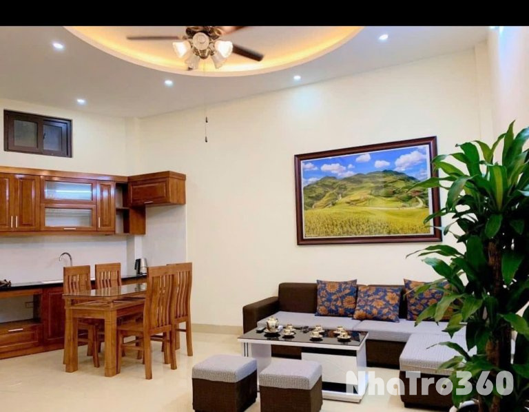 Cho thuê nhà nguyên căn ngõ 609 Vũ Tông Phan, 4.5 tầng x 35m2, 3 ngủ, 11 Triệu/th