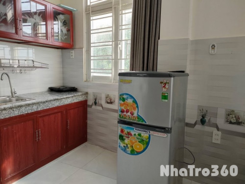 Căn hộ full nội thất - cửa sổ trời