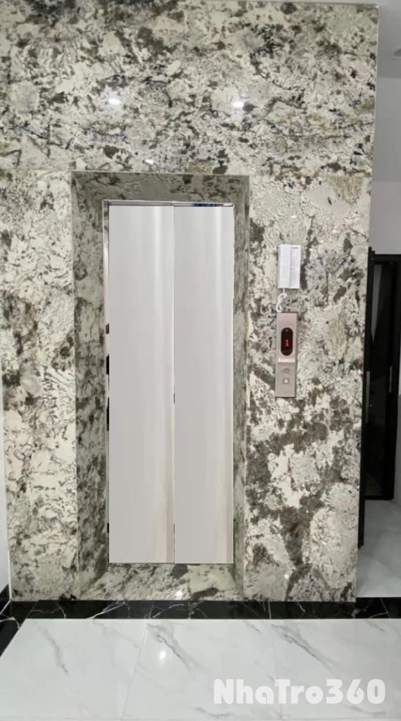 Cho thuê Nhà VP, Nhà Hàng, KD, thang máy, 117m2_ 5T;, Giảng Võ-45 Tr