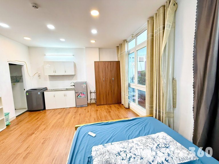 Studio cửa sổ lớn, full nội thất, máy giặt riêng - Trần Nhân Tôn Q10