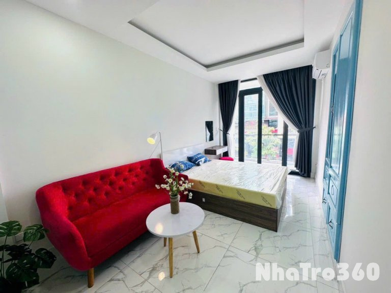 Căn hộ tách bếp, Ban công, máy giặt riêng Quận 1