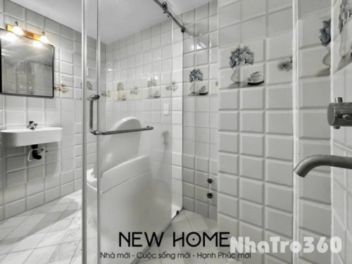 Căn hộ tách bếp, Ban công, máy giặt riêng Quận 1