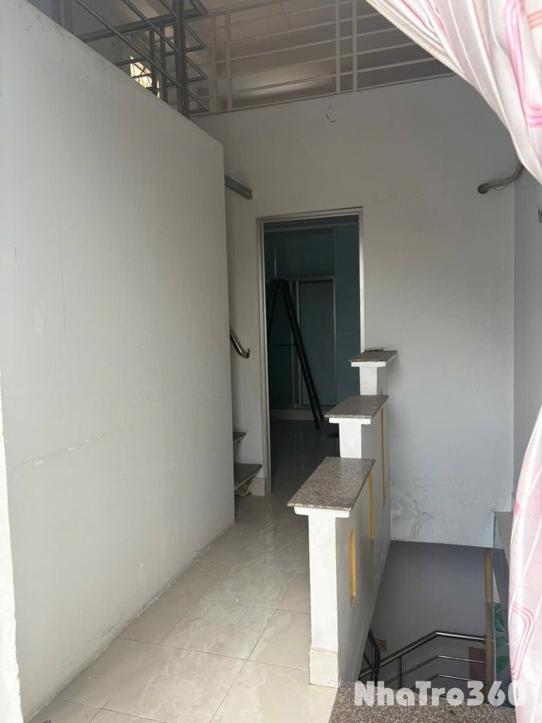 Nhà riêng, dtsd 80m2, 2PN, 2 WC, cách MT 5m
