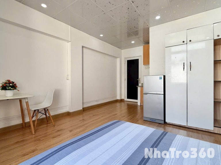 Cho thuê studio cửa sổ gần công Viên Tao Đàn, Đh Kinh Tế UEH, Đh Mở,...