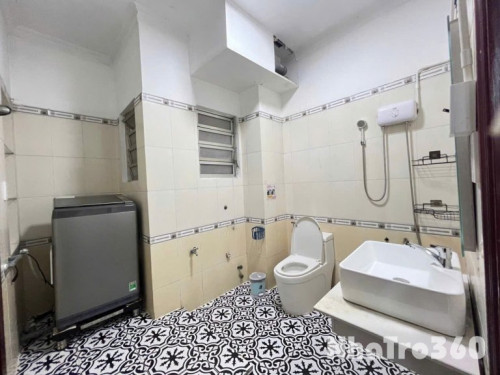 Căn hộ 2PN full nội thất cửa sổ thoáng Hoàng Diệu quận 4, gần Đại học Luật