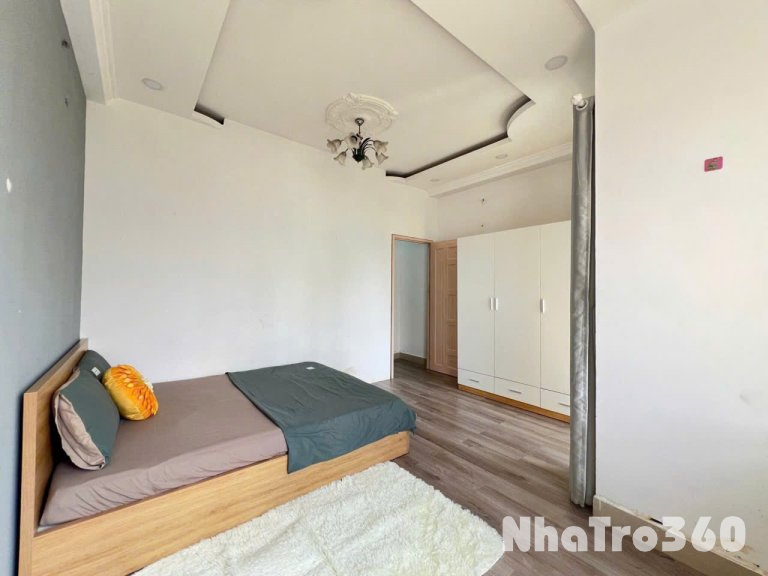 Căn hộ 2PN full nội thất cửa sổ thoáng Hoàng Diệu quận 4, gần Đại học Luật