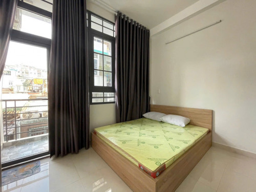 Cho thuê căn hộ ban công full nội thất đường 3/2 quận 10