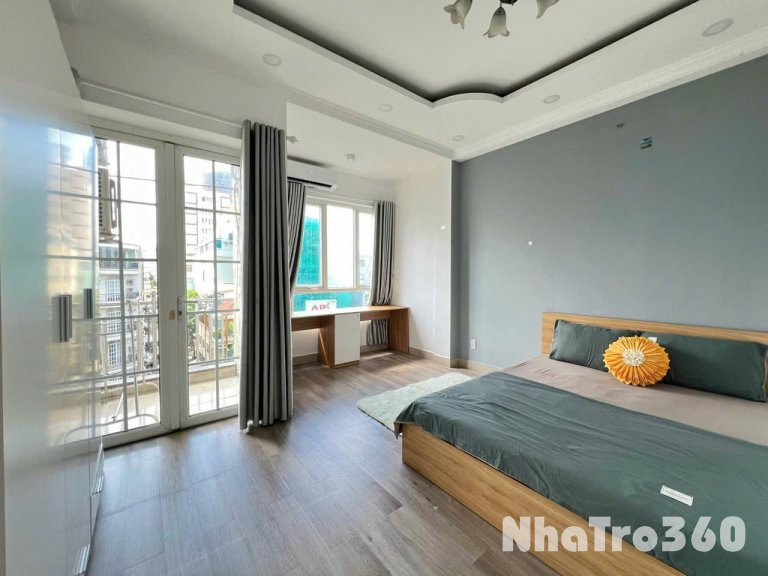 Căn hộ 2PN full nội thất cửa sổ thoáng Hoàng Diệu quận 4, gần Đại học Luật