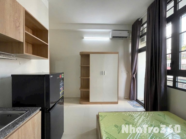 Cho thuê căn hộ ban công full nội thất đường 3/2 quận 10